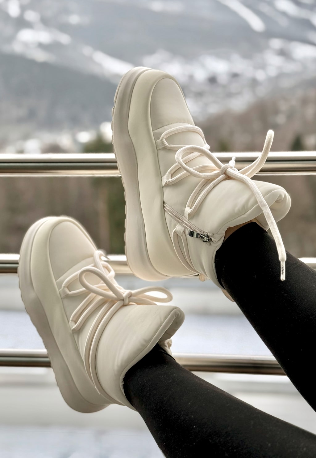 Biele dámske snežnice nad členok R55142-49 Widok 1