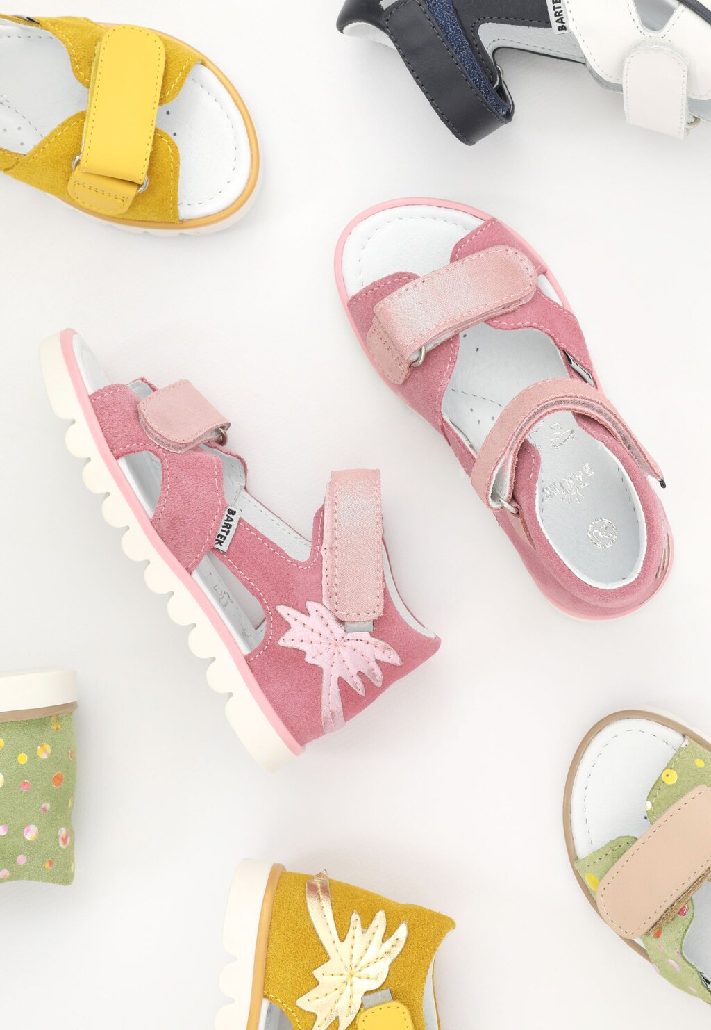 Růžové dívčí sandály 11227016 s lesklou ozdobou Widok 9