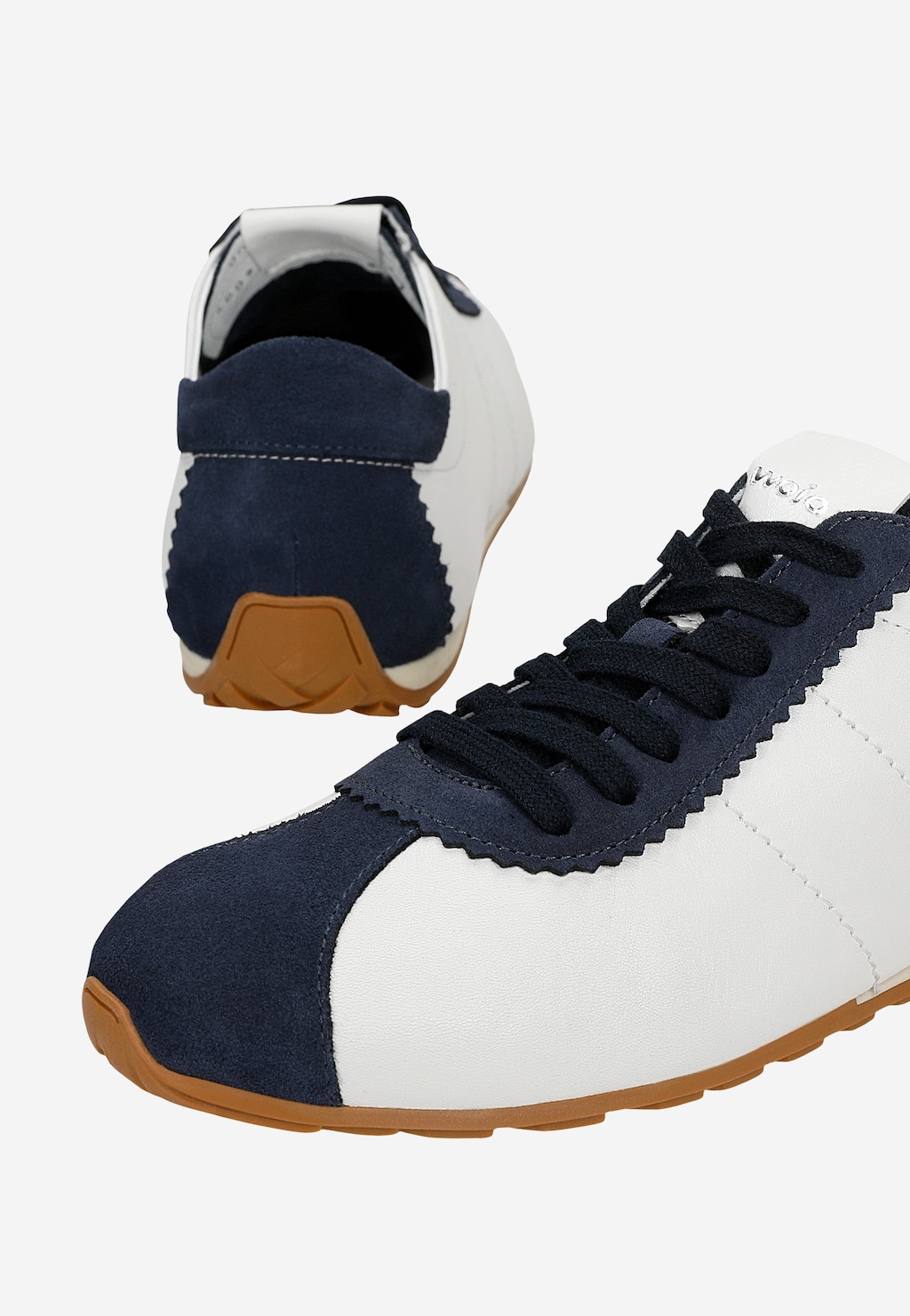 Białe sneakersy damskie z granatowymi wstawkami 46390-70 Widok 6