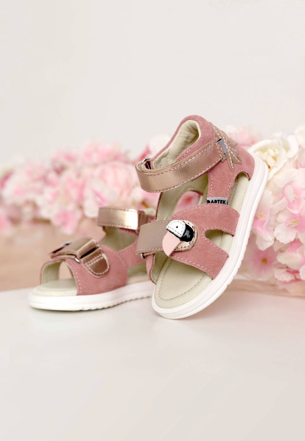 Różowe skórzane sandały dla dziewczynki 84406-85 BARTEK Widok 9