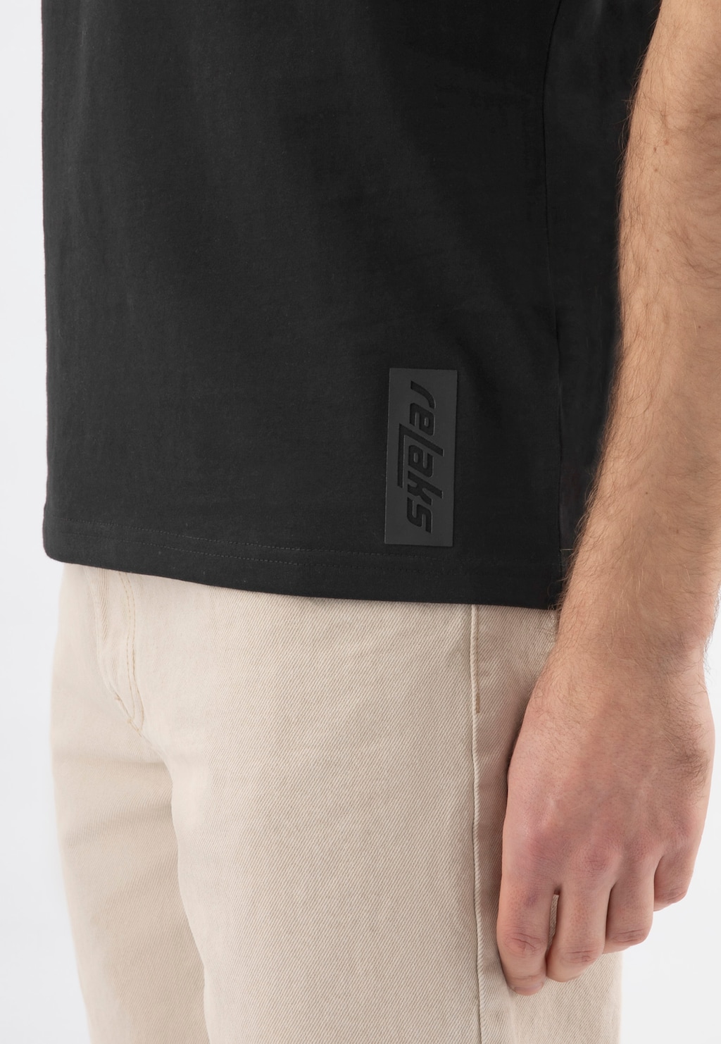 Czarna bawełniana koszulka męska RELAKS R93001-41 Widok 4