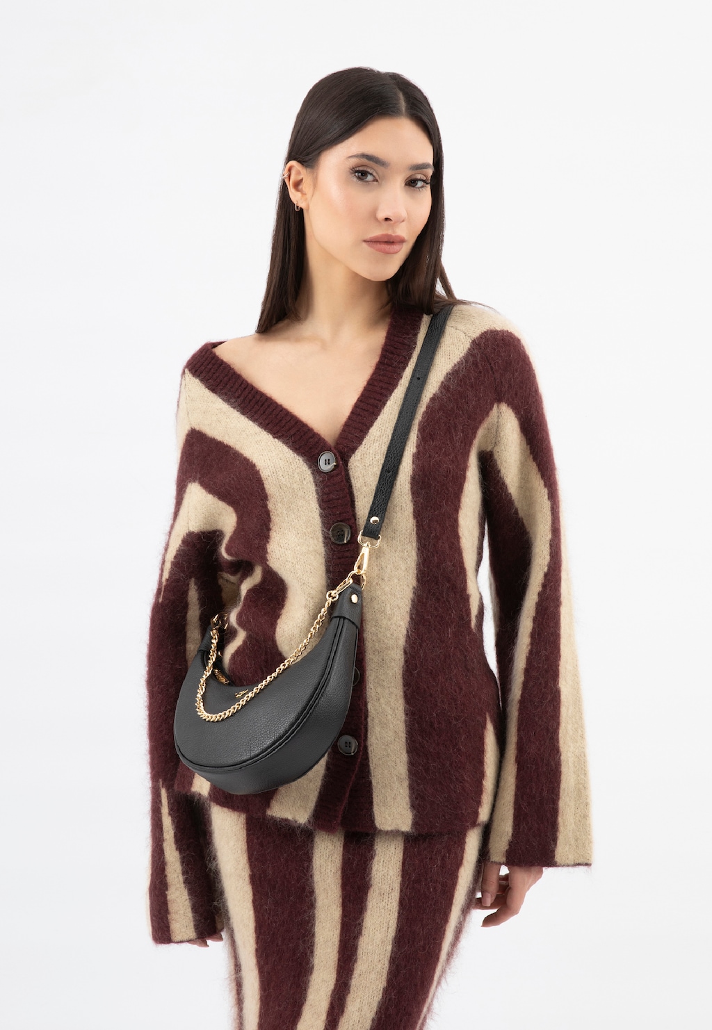 Mała czarna torebka bagietka ze złotym łańcuchem 80454-51 Widok 10