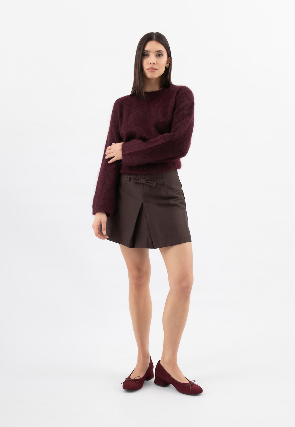 Bordowe niskie czółenka damskie z zamszowej skóry 35175-66 Widok 10