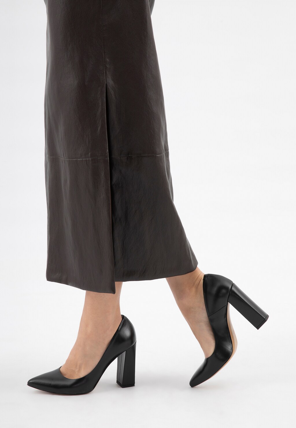 Czarne czółenka damskie na wysokim słupku 35039-51 Widok 7