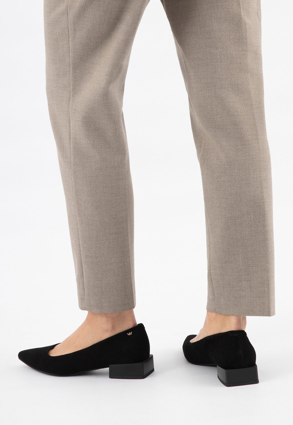 Čierne semišové balerínky na podpätku 44070-61 Widok 8