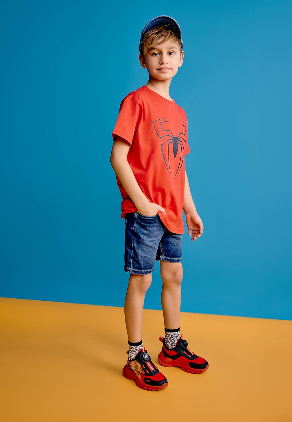 Czerwone sneakersy chłopięce z zapięciem na pokrętło BARTEK 87015-15 Widok 10