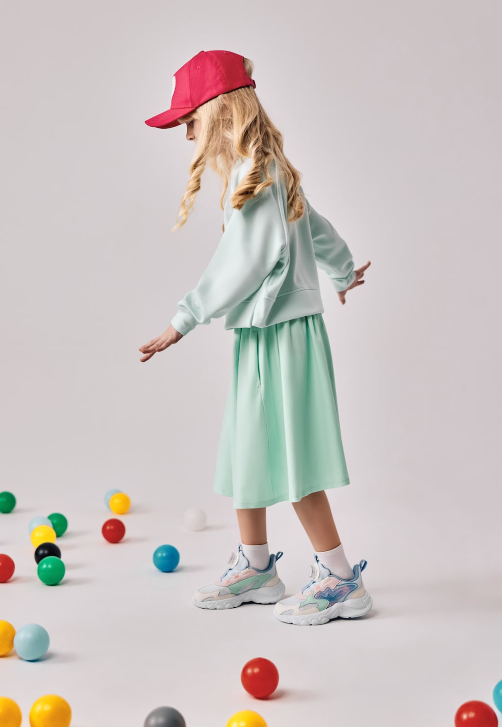 Pastelowe dziewczęce sneakersy z zapięciem BOA Widok 9