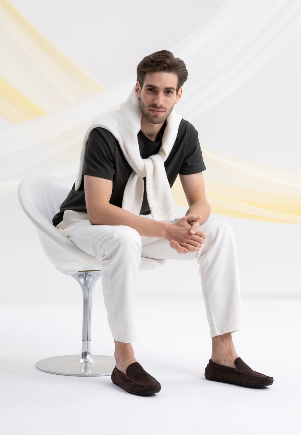 Ciemnobrązowe mokasyny męskie z dwoiny 10308-62 Widok 1