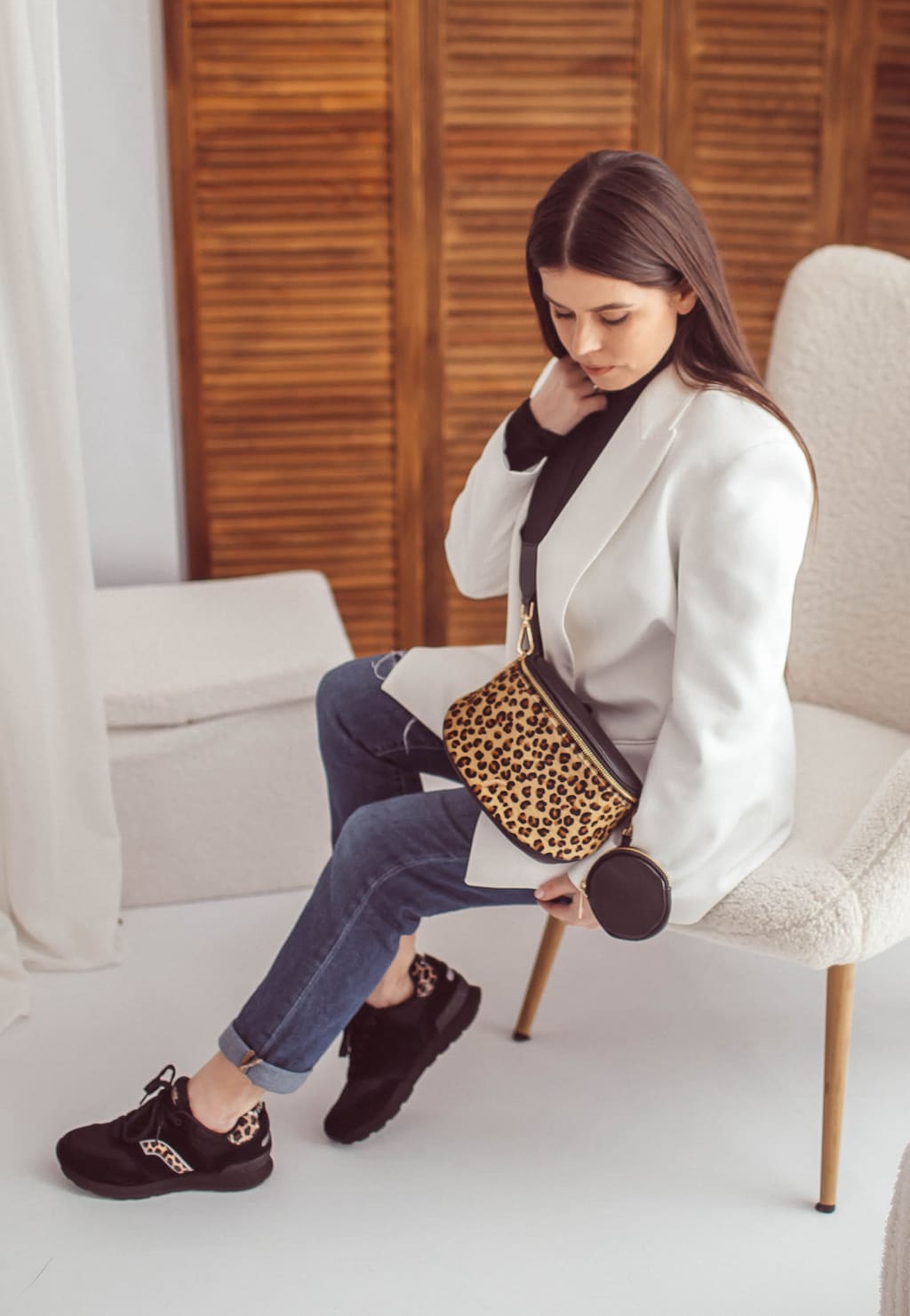 Čierne dámske tenisky s leopardím vzorom RELAKS R34202-82 Widok 1