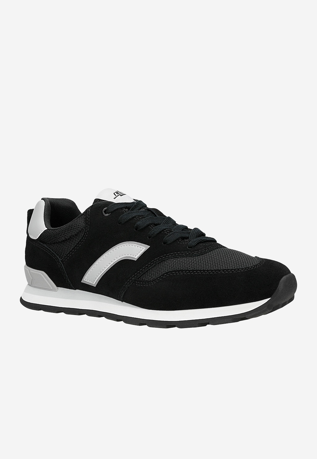 Czarne sportowe sneakersy RELAKS R34202-89 z białą podeszwą i srebrnym logo, widok z boku pod skosem.