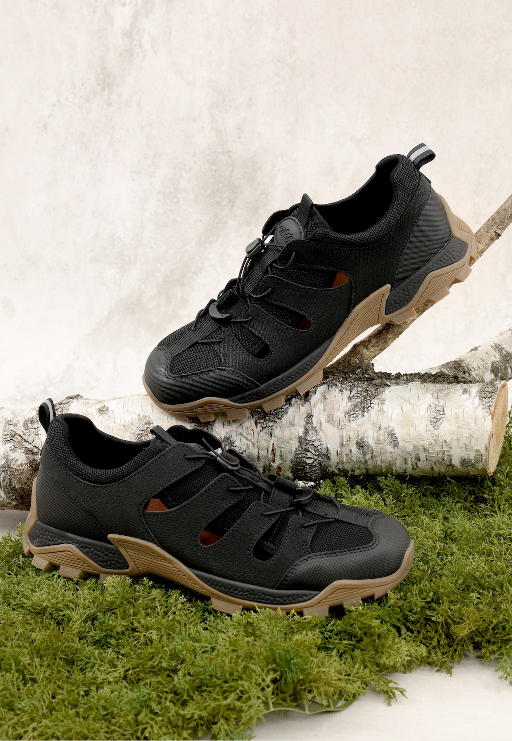 Čierne sneakersy s výrezmi na hnedej podrážke RELAKS R34210-11 Widok 1