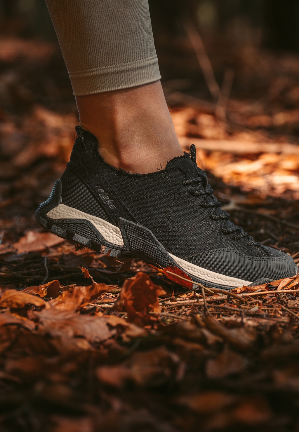 Černé látkové sneakers RELAKS R34212-41 Widok 1