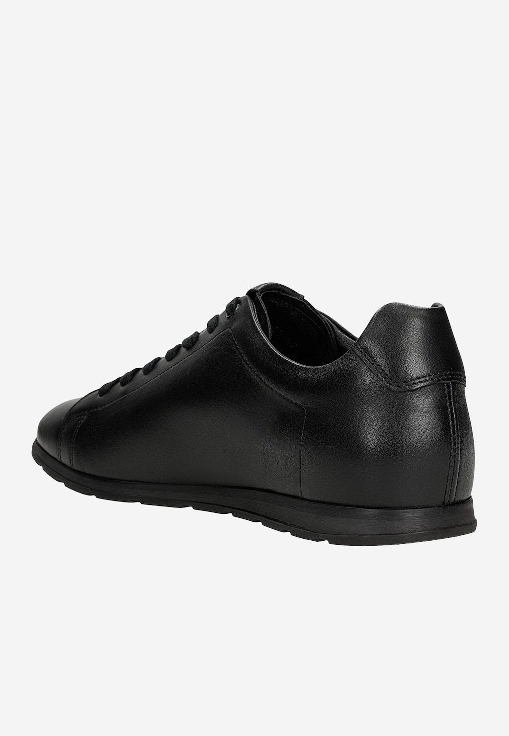 Wojas czarne sneakersy męskie ze skóry licowej model 10301-51, widok z tyłu pod kątem, czarna podeszwa i sznurówki.