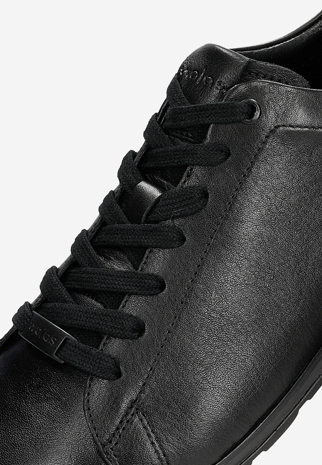 Wojas czarne sneakersy męskie ze skóry licowej 10301-51, widok z przodu i tyłu, sznurowane, gładkie z czarną podeszwą