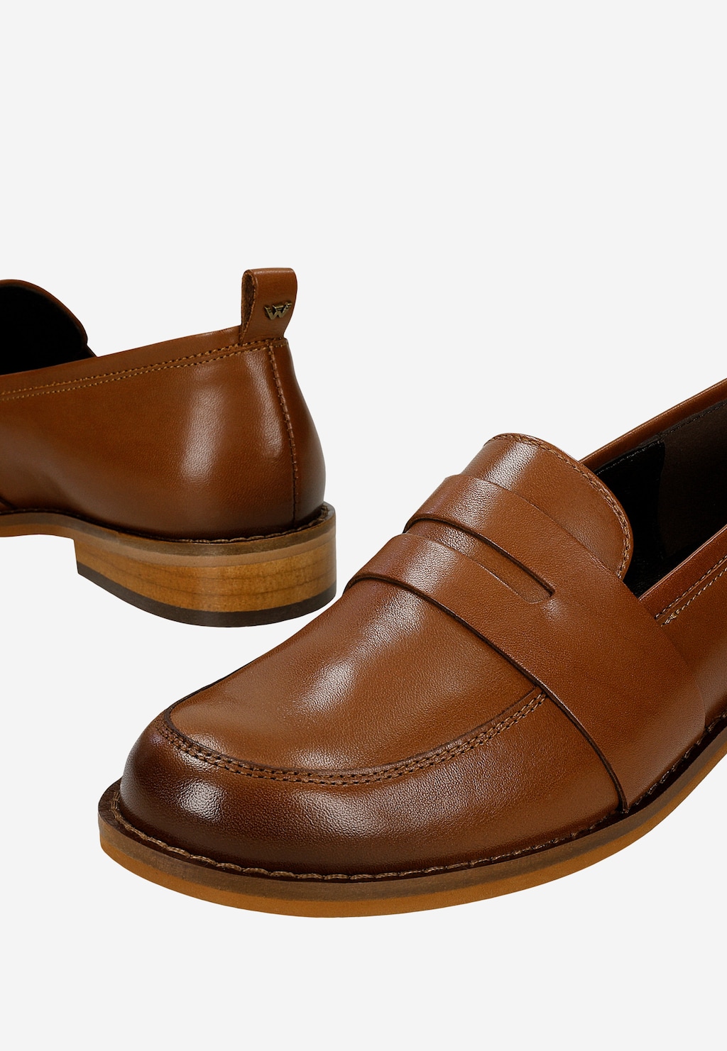 Wojas brązowe damskie mokasyny penny loafer ze skóry licowej, widok z przodu i tyłu, drewniana podeszwa, model 46399-53
