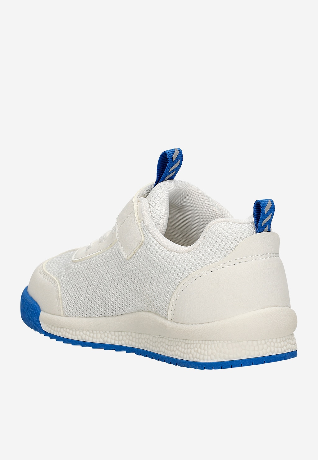 Biało-niebieskie sneakersy Bartek 87012-16 dla dzieci, widok z tyłu, białe siateczkowe górne z niebieską podeszwą i zapięciem na rzep.