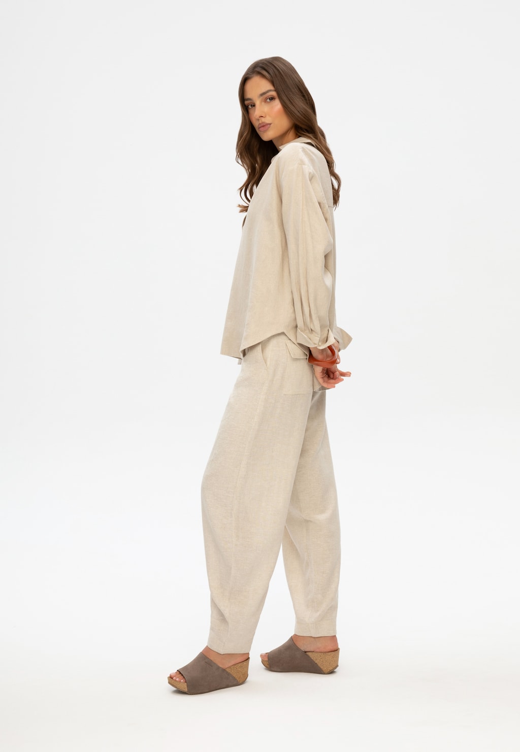 Beige Damen-Korkpantoletten 74021-68 Widok 9