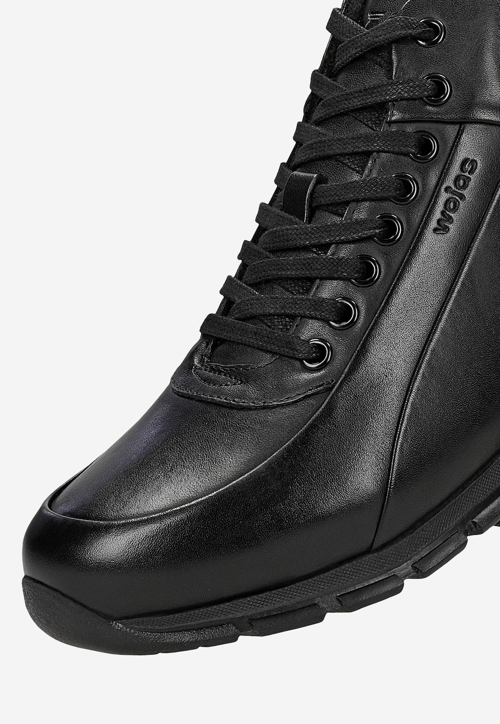 Wojas czarne wysokie sneakersy męskie ze skóry licowej model 24151-51, zbliżenie na czubek buta ze sznurowaniem i masywną podeszwą
