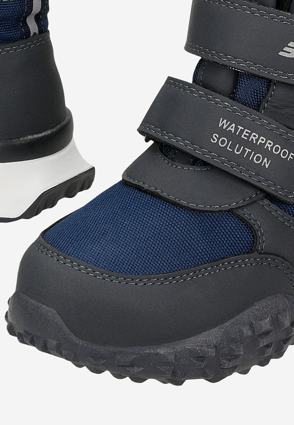 Granatowe trzewiki dziecięce Bartek 84017-86 z rzepami i technologią Waterproof Solution, widok z góry na czubek buta.