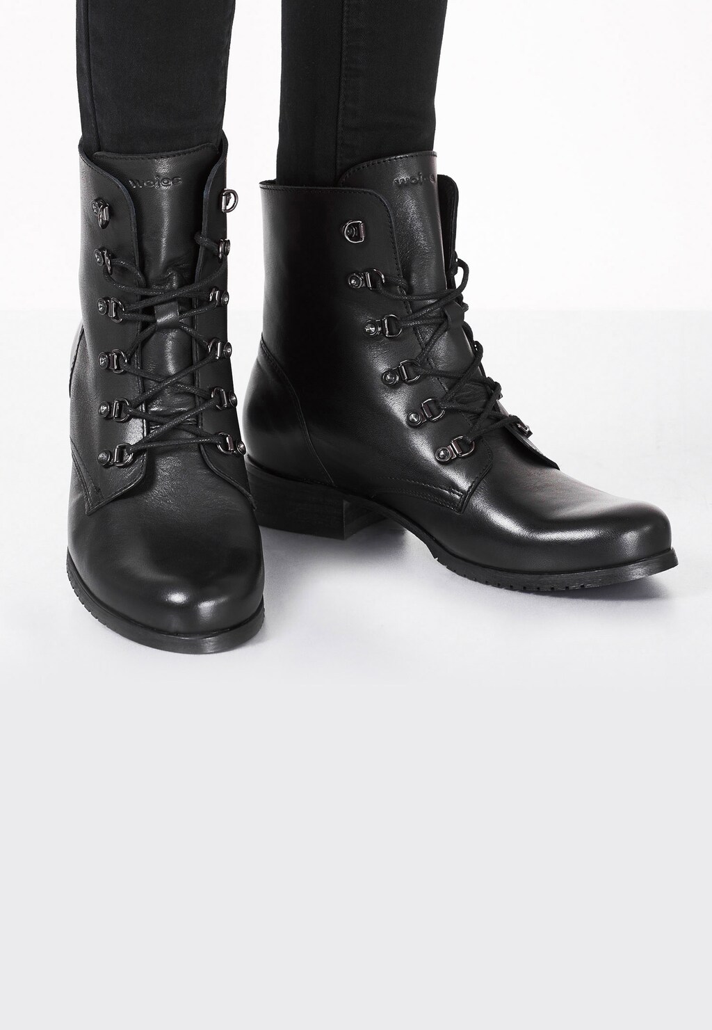 Czarne trzewiki damskie 8671-51 Widok 1