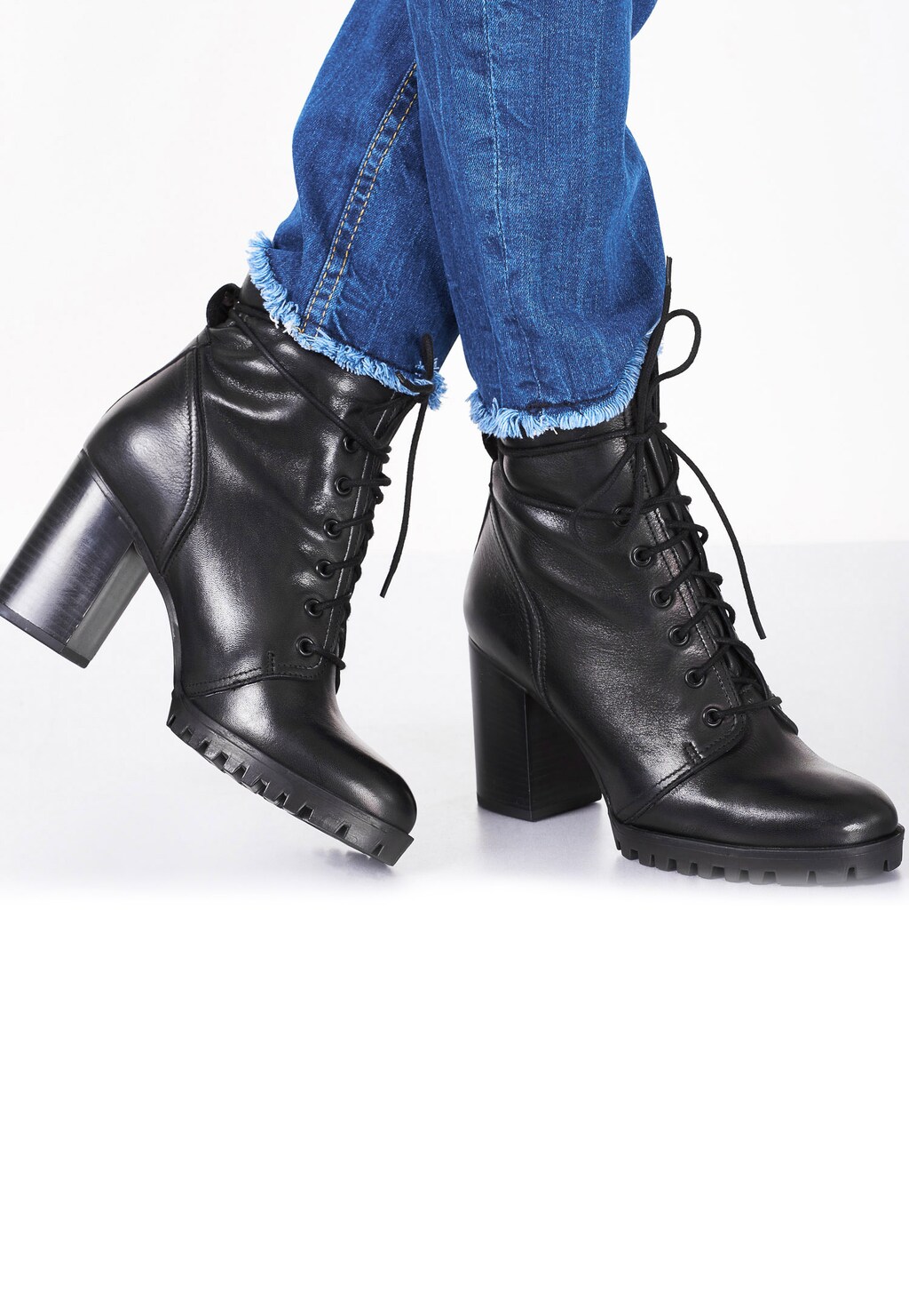 Czarne trzewiki damskie 8666-51 Widok 1