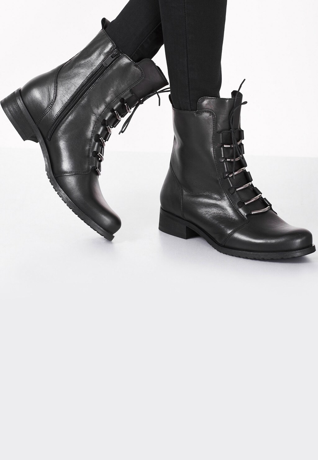 Czarne trzewiki damskie 8672-51 Widok 1