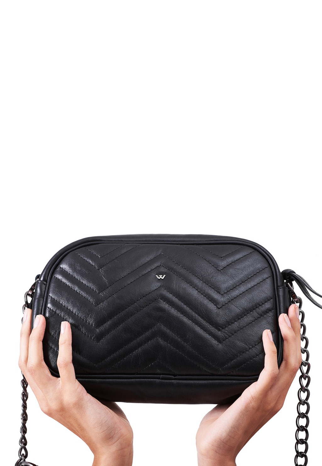 Czarna mała torebka damska z ozdobnymi przeszyciami 8864-51 Widok 1