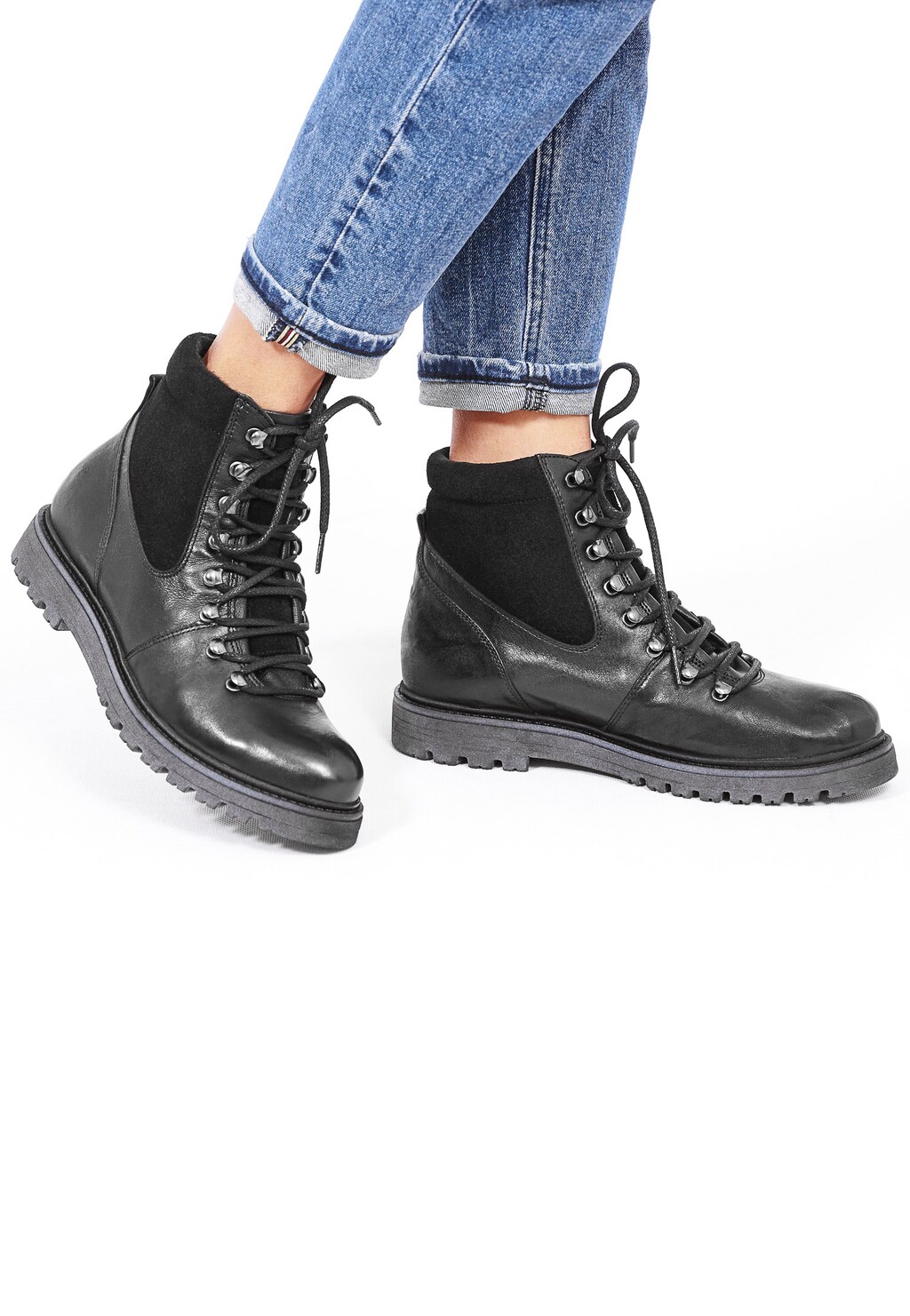 Czarne trzewiki damskie 8673-71 Widok 1