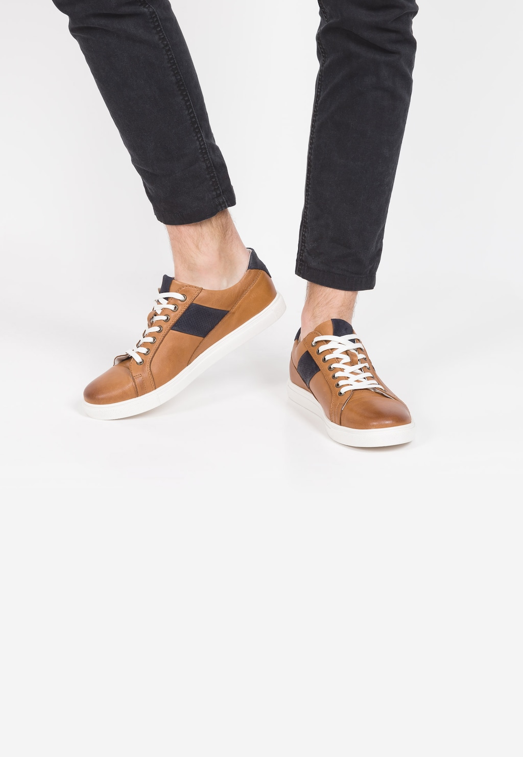 Brązowe półbuty męskie 9033-73 Widok 1