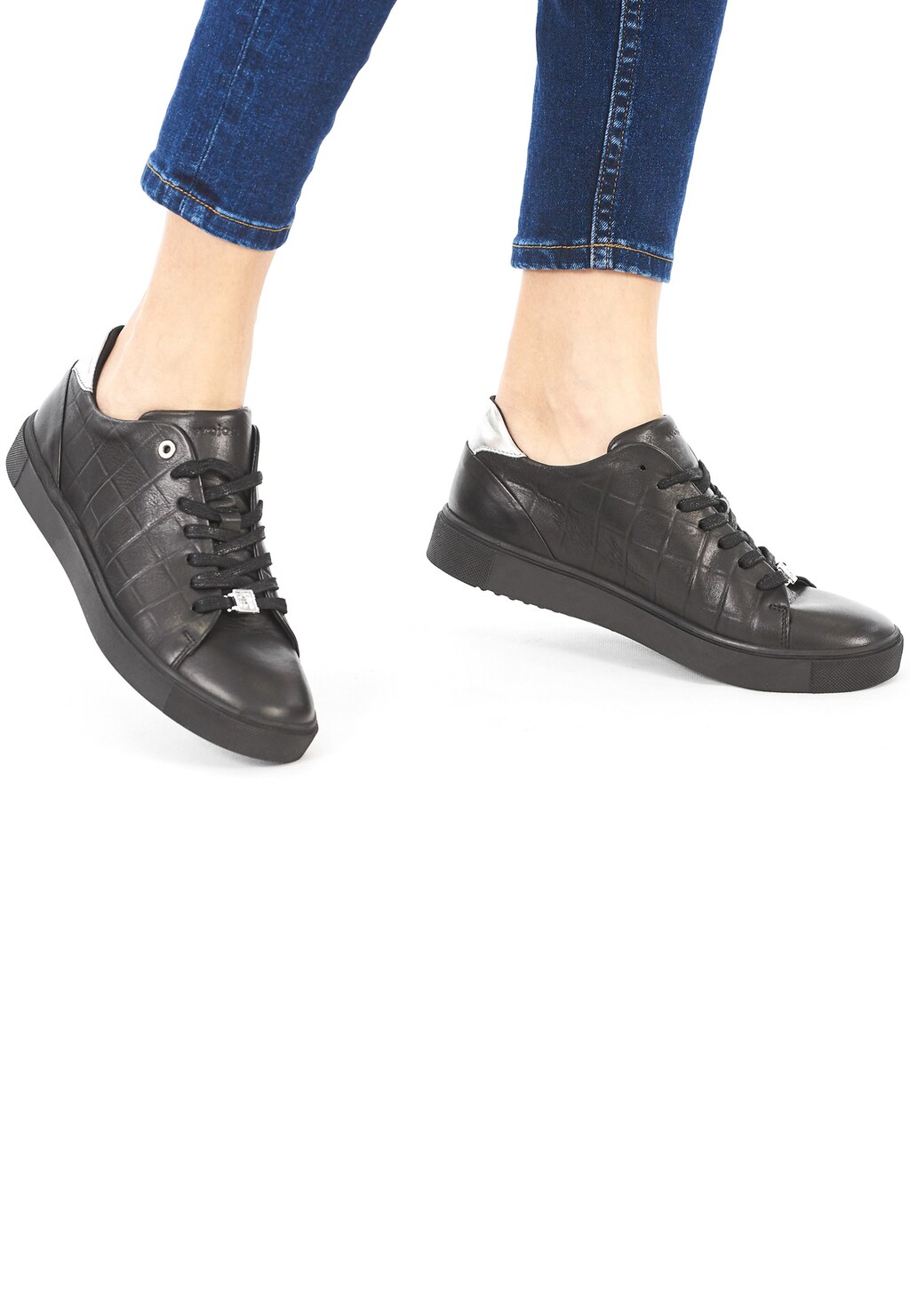 Czarne półbuty damskie ze srebrną wstawką 8486-51 Widok 1