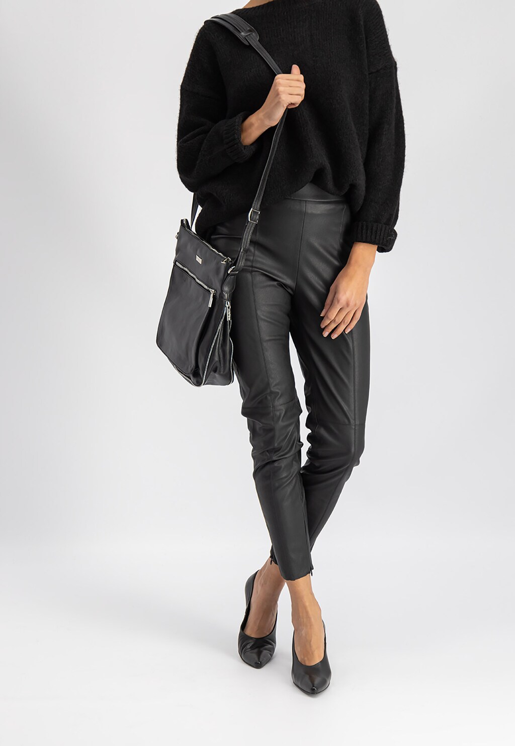 Czarna damska torebka 4922-51 Widok 1