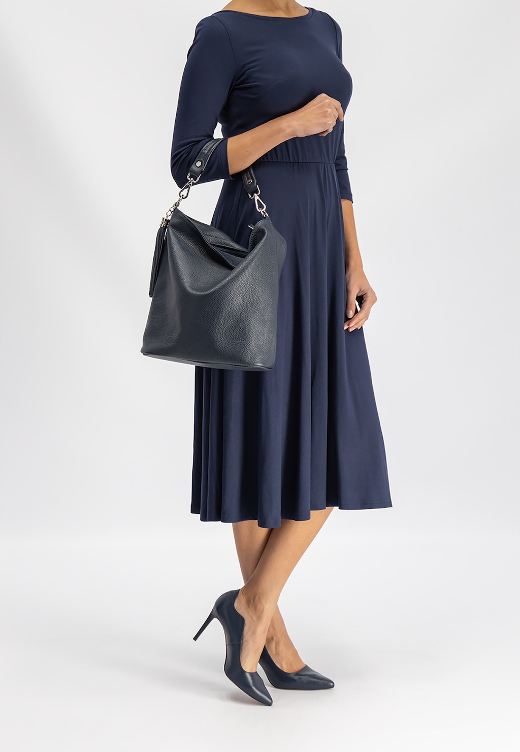 Granatowa pojemna torebka damska z frędzlami 7901-56 Widok 1