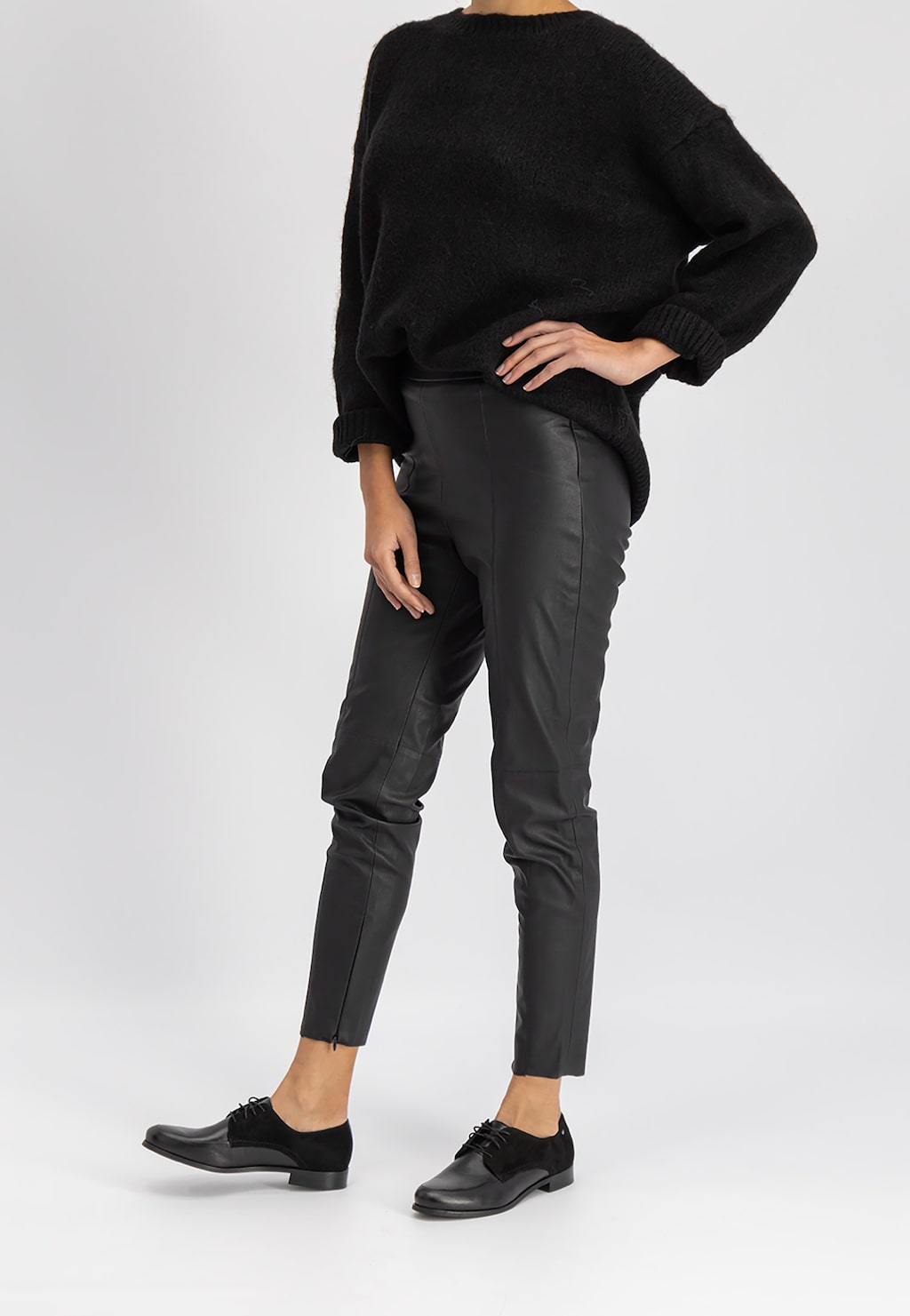 Černé dámské polobotky z hladké a velurové kůže 9490-71 Widok 1