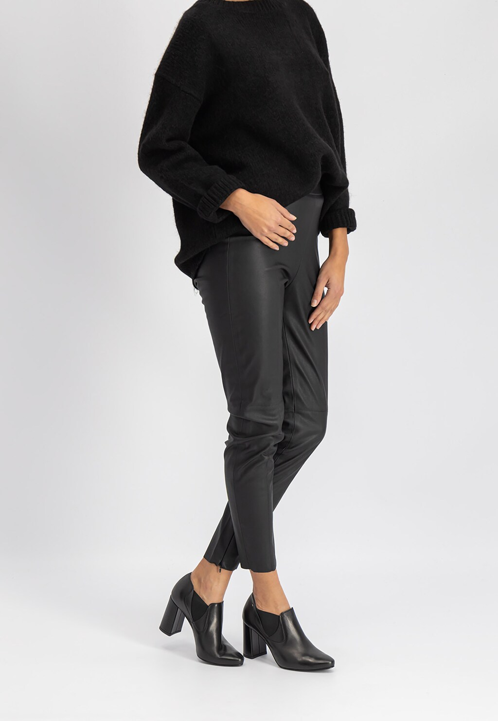 Czarne półbuty damskie 9497-51 Widok 1