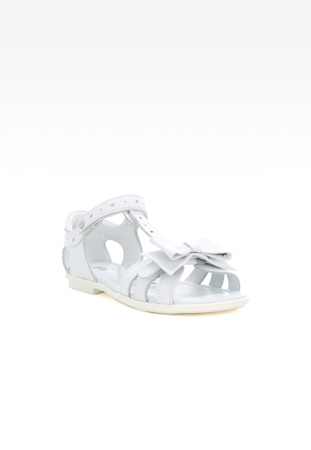 Dziewczęce białe sandały Bartek W-56182/B87 z dekoracyjną kokardką, rzepem na kostce i perforowanymi elementami, idealne na lato dla dziewczynek.