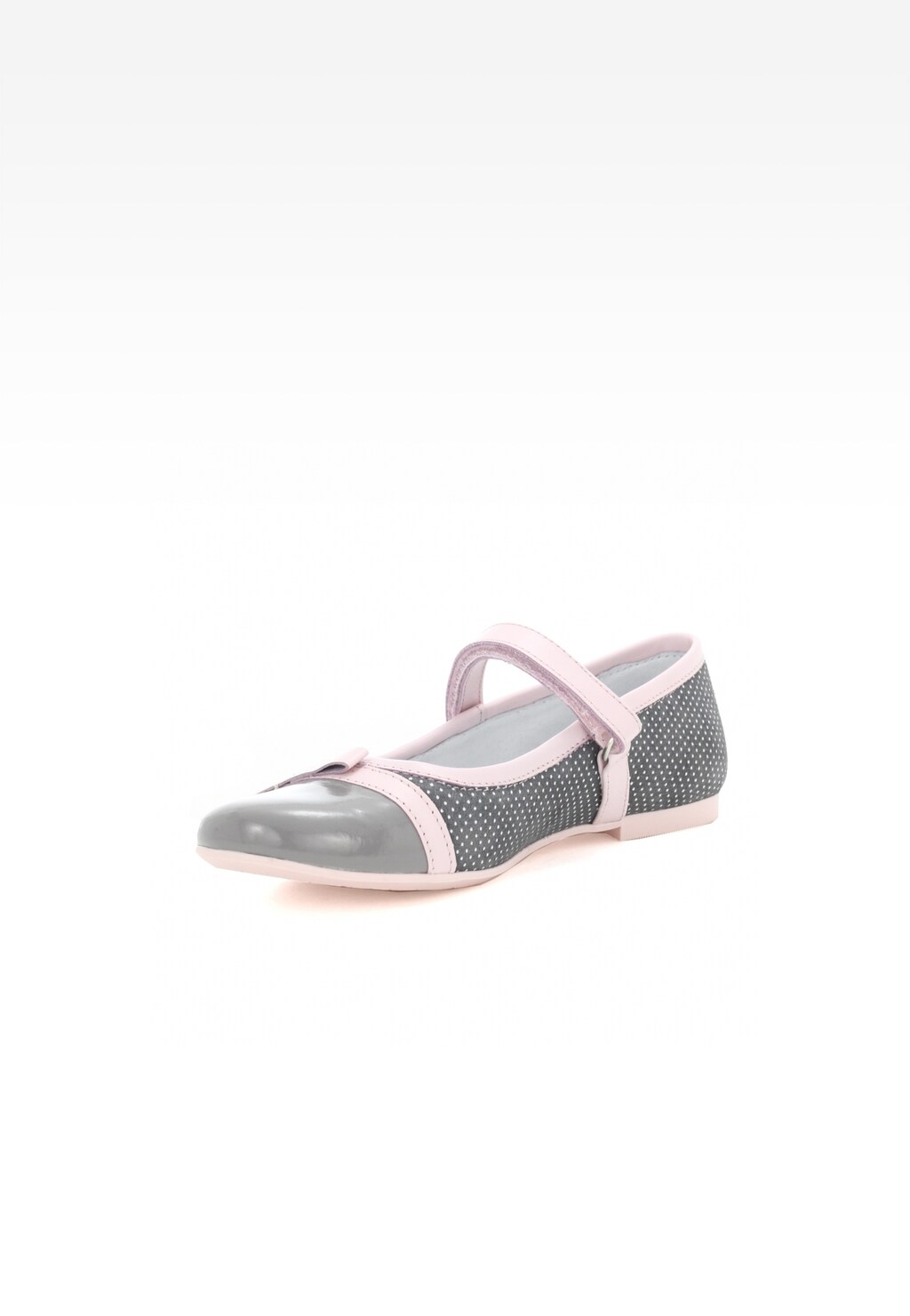 Dziewczęce buty komunijne Bartek T-18655/1G7 w szaro-różowym kolorze, z paskiem na rzep, szarą teksturą w kropki i lakierowanym noskiem, idealne na uroczystość pierwszej komunii.