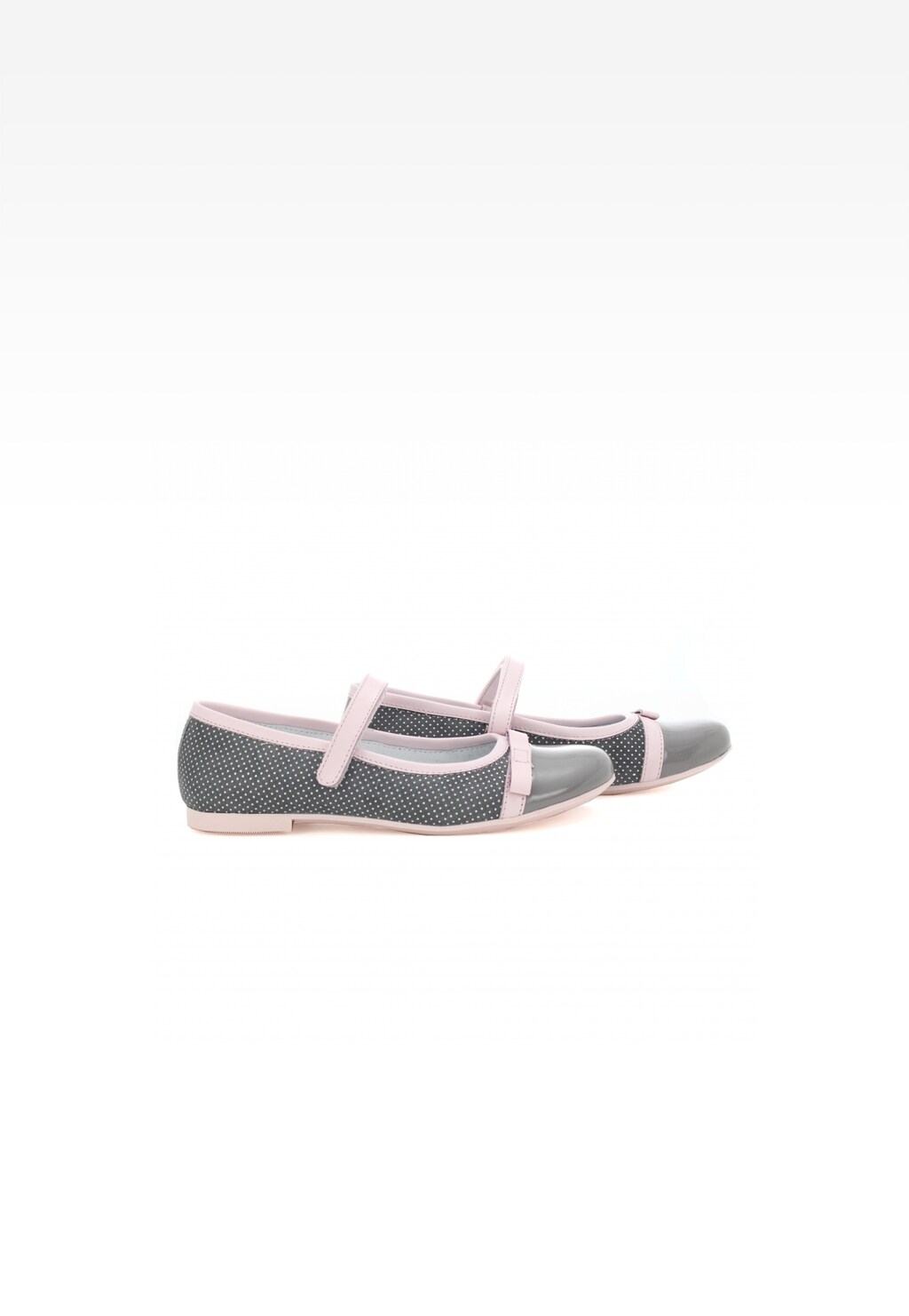 Eleganckie szaro-różowe buciki komunijne Bartek T-18655/1G7 dla dziewczynki z paskiem na rzep, perforowaną cholewką i lakierowanym noskiem, idealne na uroczystość.