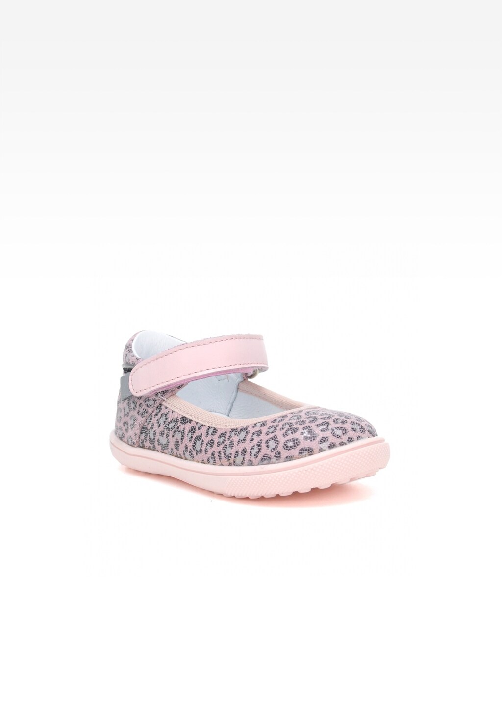 Różowe wizytowe buty dziecięce Bartek W-71831/RAS dla dziewcząt z panterką, zapinane na rzep, z białą wkładką i jasnoróżową podeszwą.