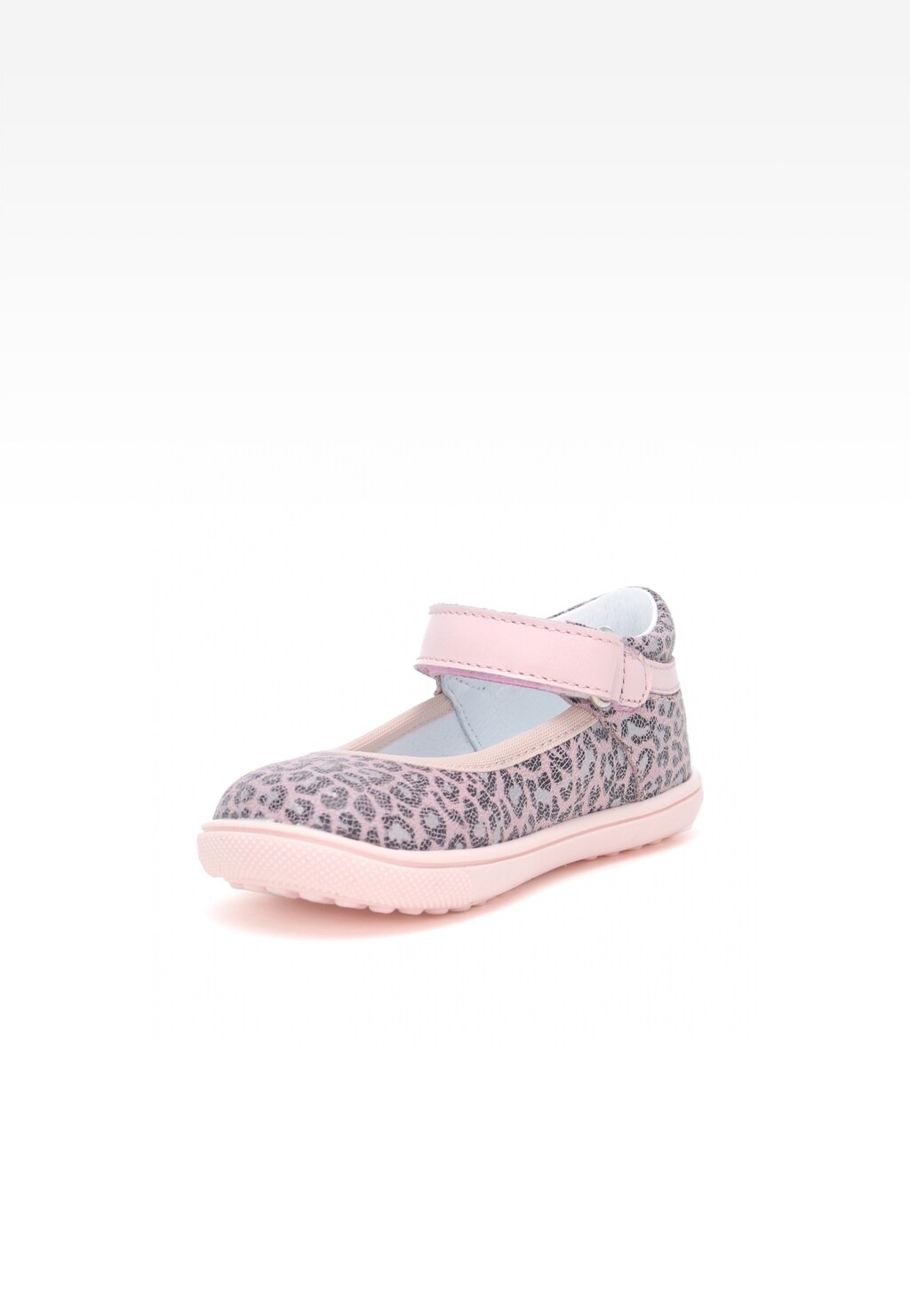 Różowe buty wizytowe dziewczęce Bartek W-71831/RAS z motywem panterki, zapinane na rzep, z zaokrąglonym noskiem i płaską podeszwą.