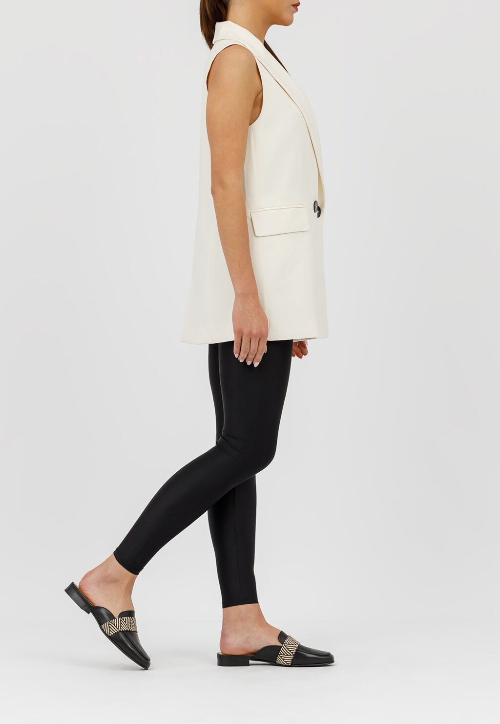 Czarne klapki damskie z minikolekcji offbeat artisan 74013-81 Widok 1