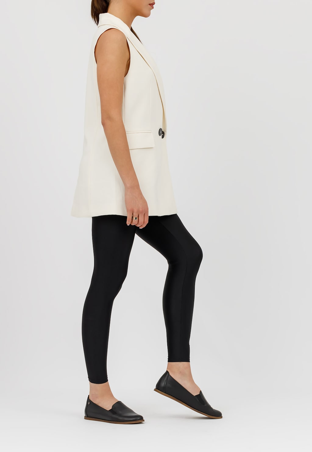 Komfortowe czarne półbuty damskie na płaskiej podeszwie 46024-51 Widok 1