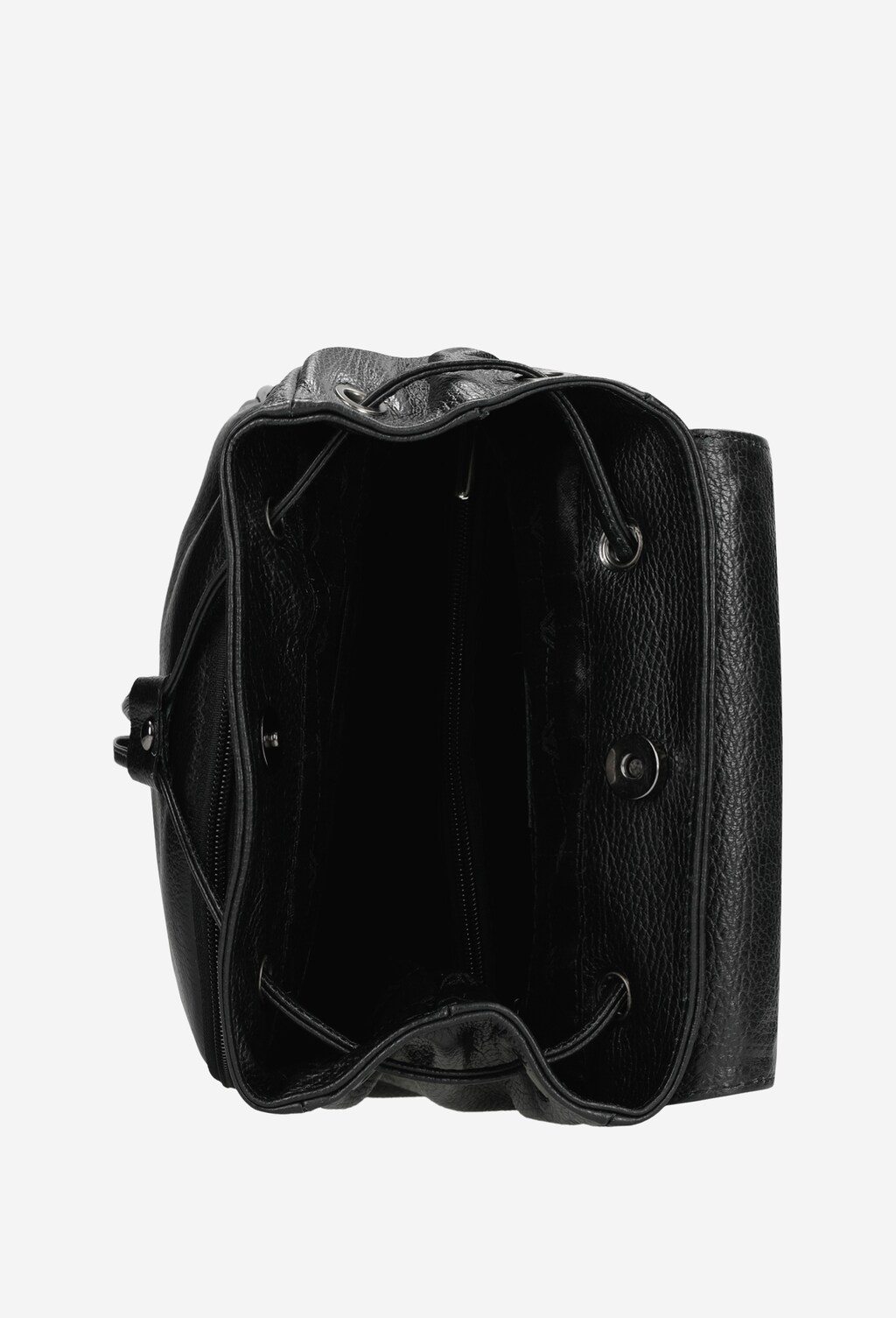 Elegancki czarny plecak damski Wojas 80073-51 z widokiem na pustą przestrzeń wewnętrzną, ukazujący teksturę skóry i praktyczne przegrody miejskiego modelu.