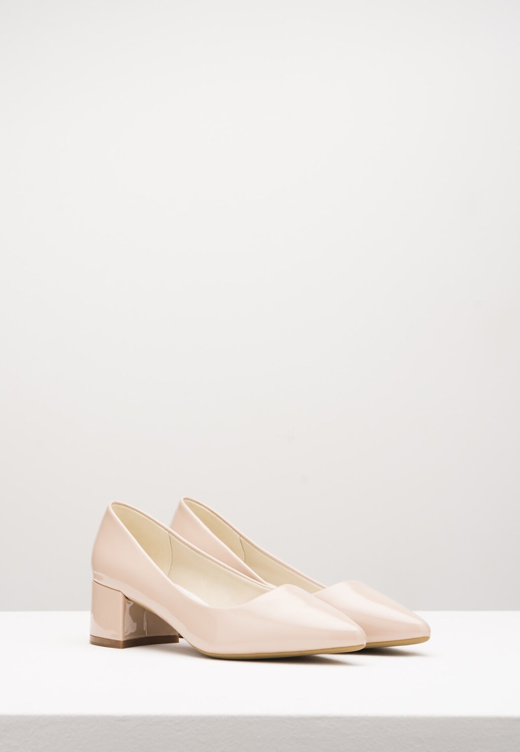 WJS beżowe czółenka na niskim słupku WJS35004-34 Widok 3