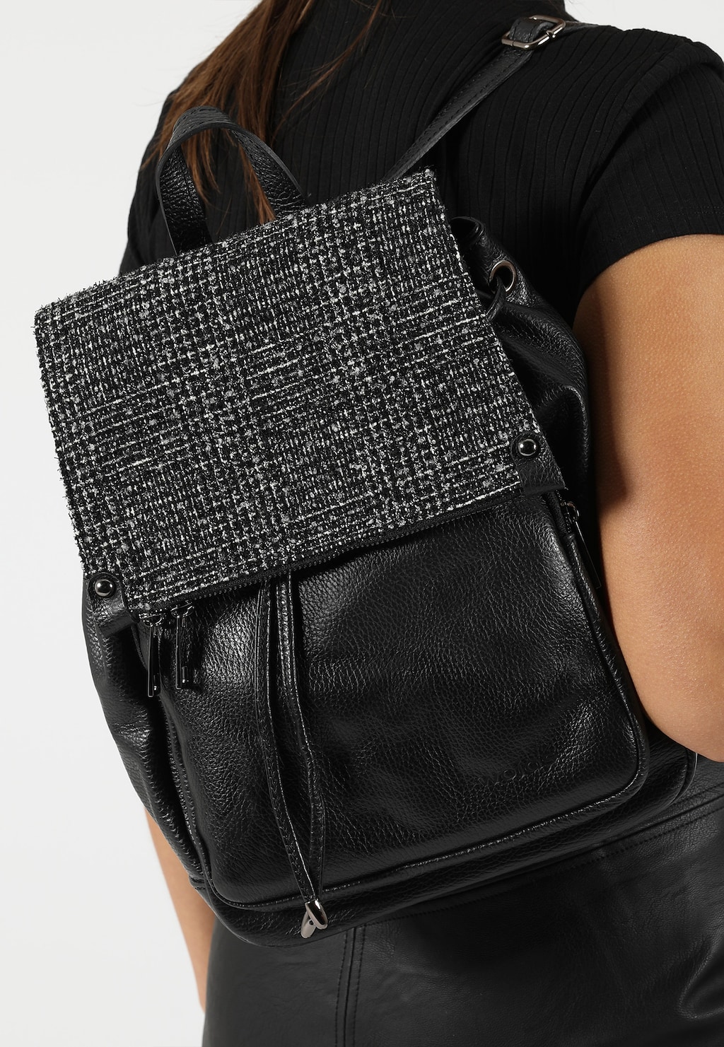 Czarno-biały plecak damski ze skóry licowej i materiału z limitowanej edycji  80073-81 Widok 1