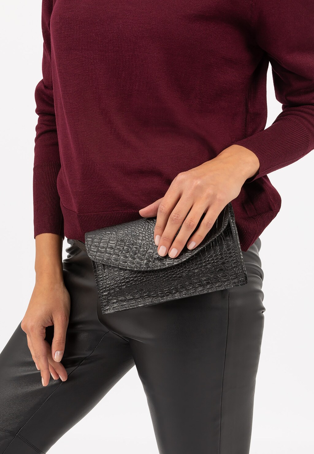 Czarna saszetka damska z tłoczonej skóry licowej 80070-51 Widok 1