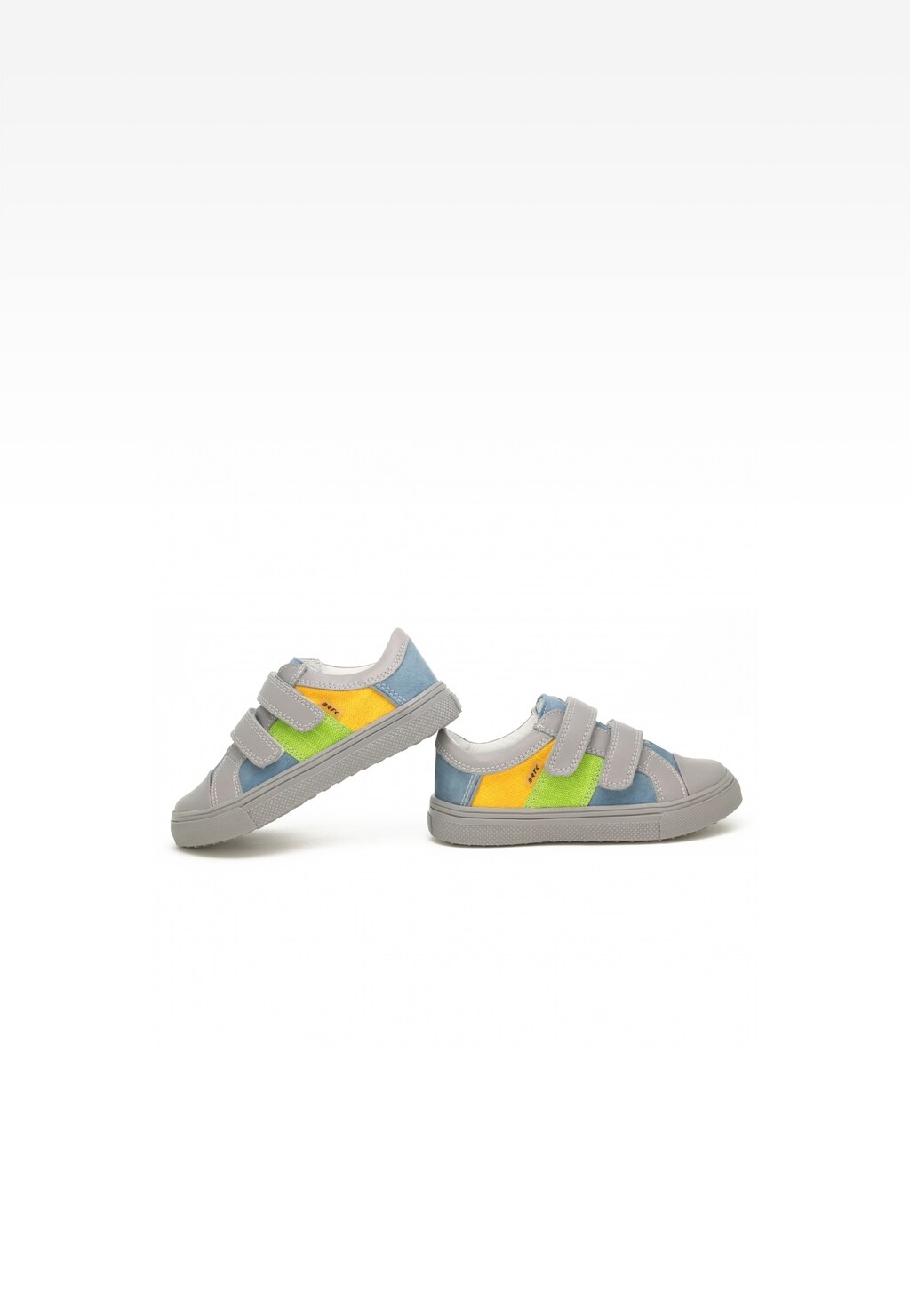 Szaro-niebieskie półbuty dziecięce Bartek 18607-003 z kolorowymi wstawkami w żółtym i zielonym, zapinane na rzepy, widok z boku.