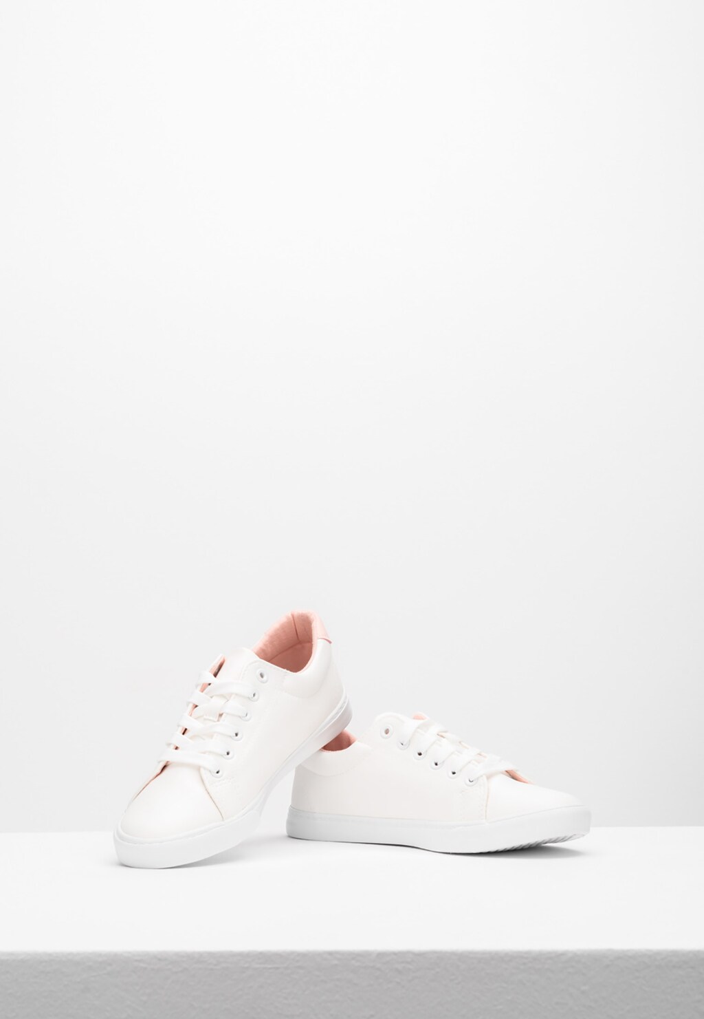 Stylové dámské polobotky v čistě bílé barvě  WJS64018-55 Widok 4