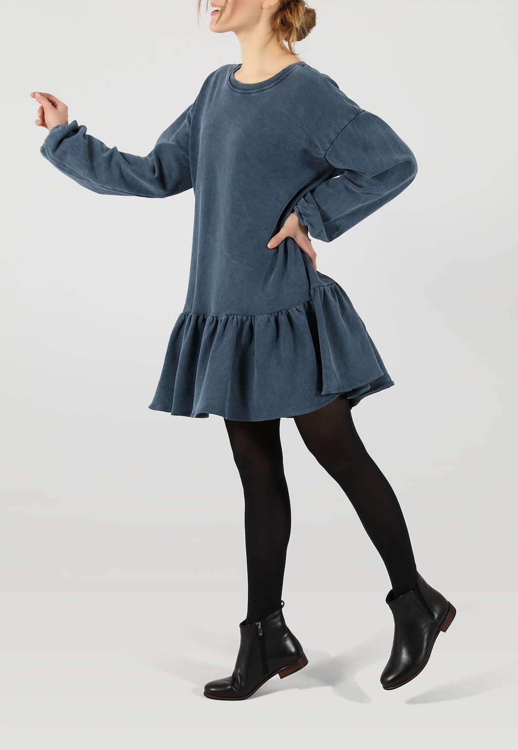 Nízké dámské kotníkové boty z hladké černé kůže 55073-51 Widok 8