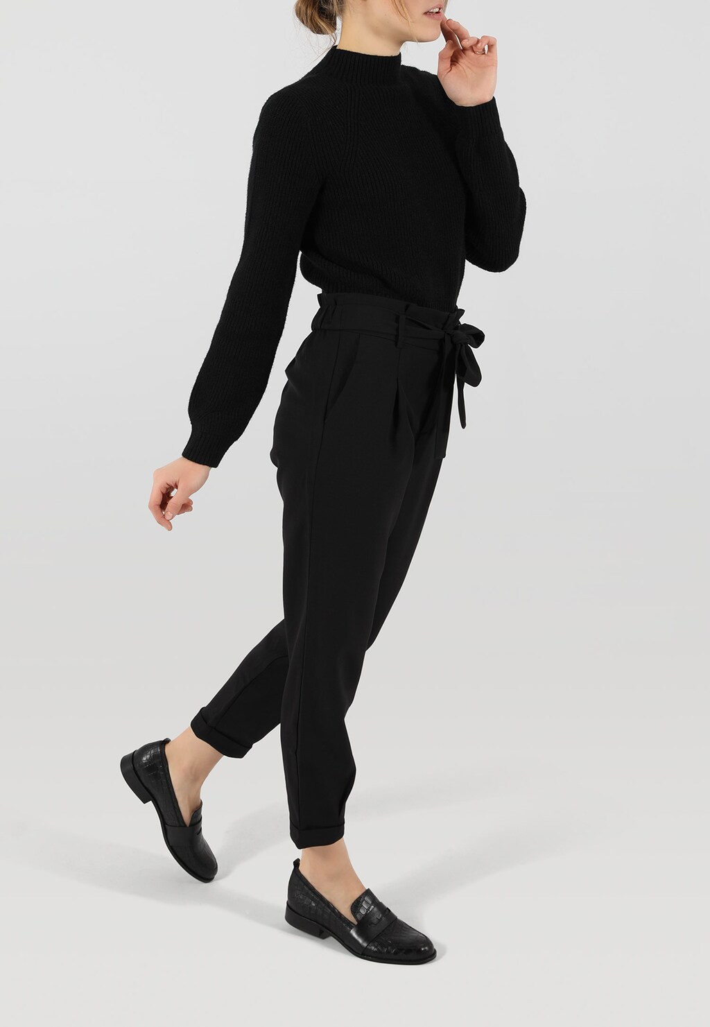 Černé mokasíny dámské s imitací krokodýlí kůže 46004-51 Widok 1