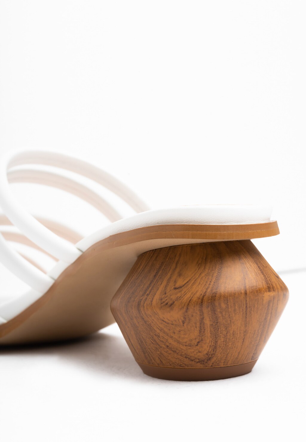 WJS białe delikatne klapki damskie idealne na lato WJS71014-59 Widok 3